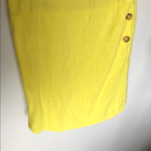 Bright yellow romper. Size small - Picture 5 of 9